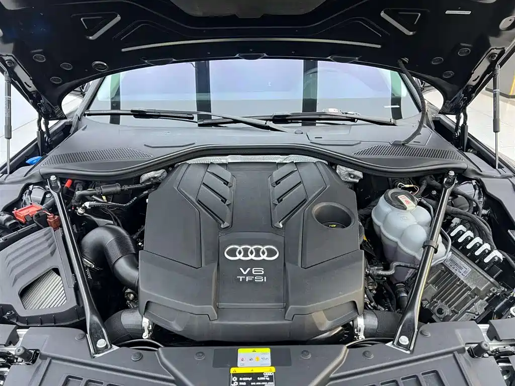 Audi A8 2022 — фото 9
