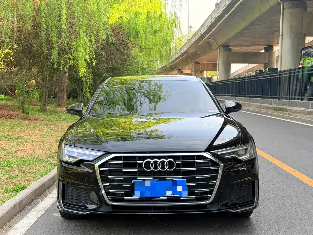 Audi A6L 2022 — фото 1