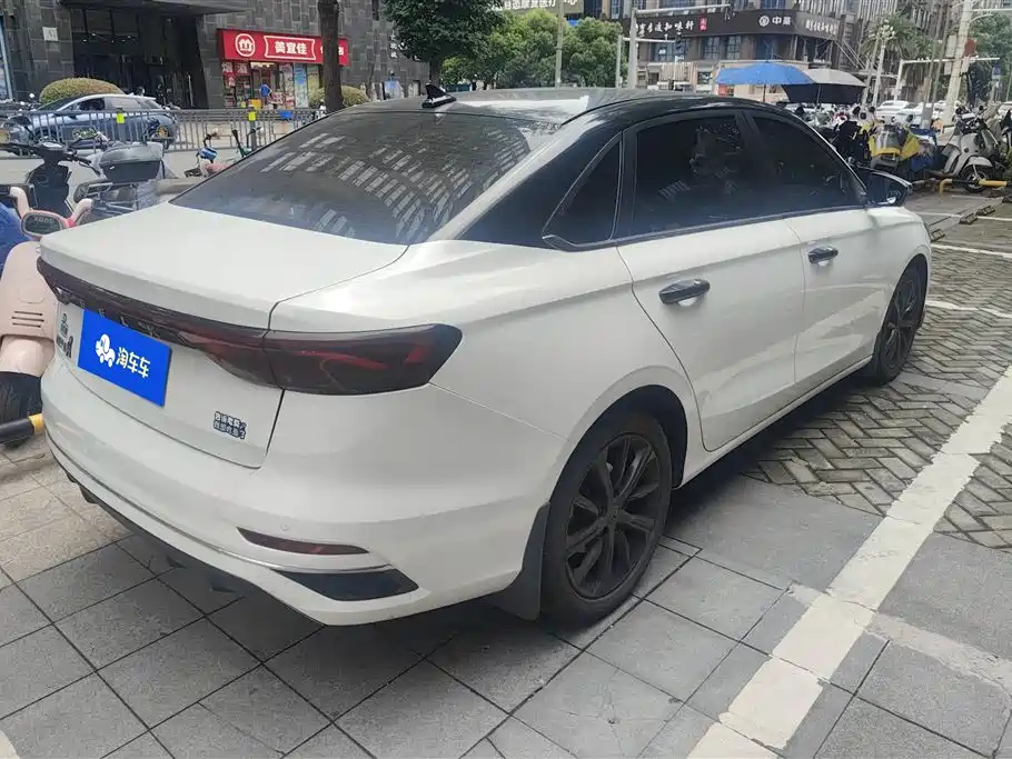 Geely Emgrand 2024