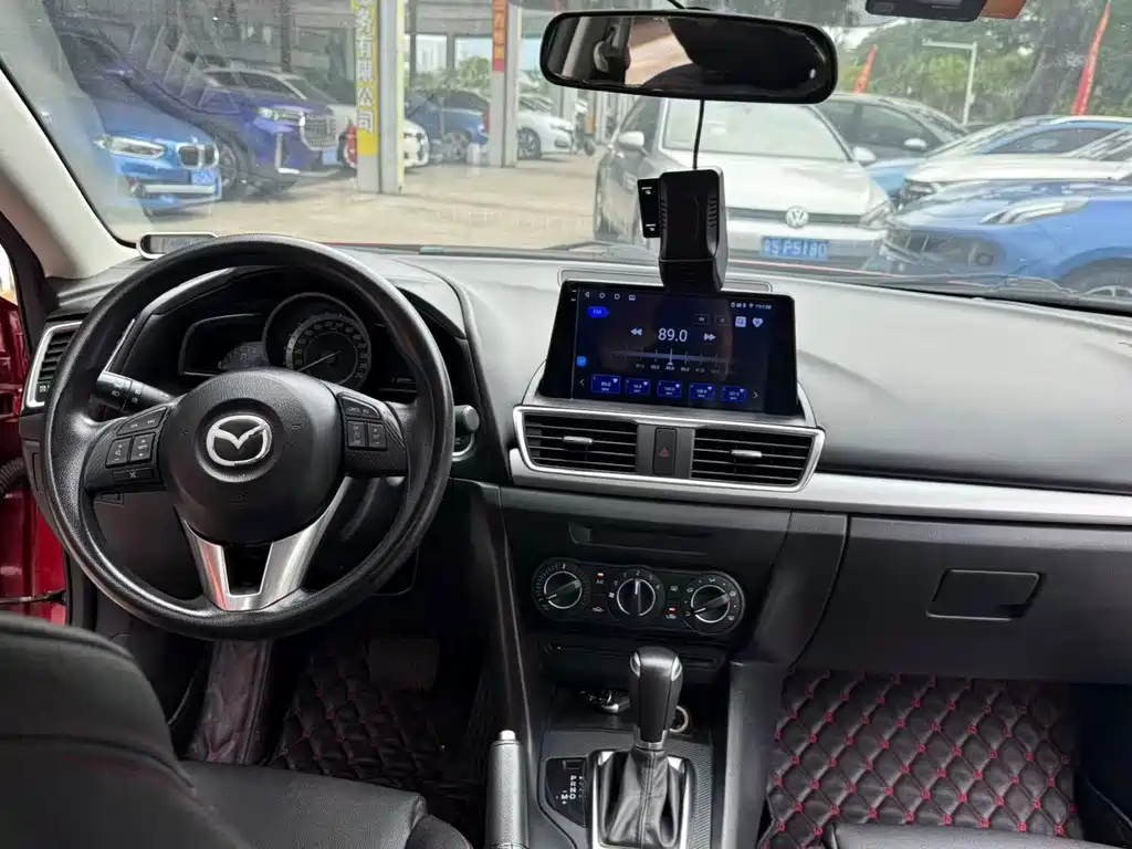 Mazda 3 Axela 2016 — фото 13