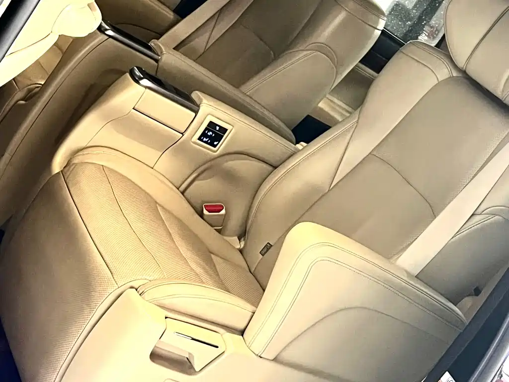 Toyota Alphard 2020 — фото 15