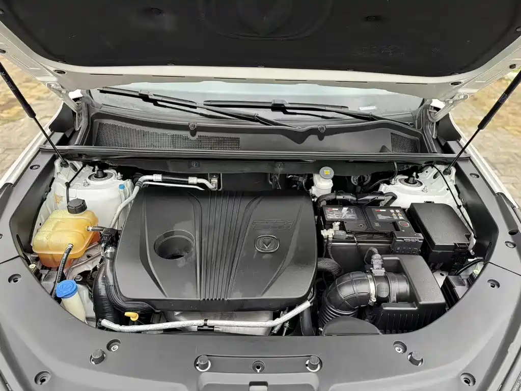 Changan CS75PLUS 2021 — фото 20