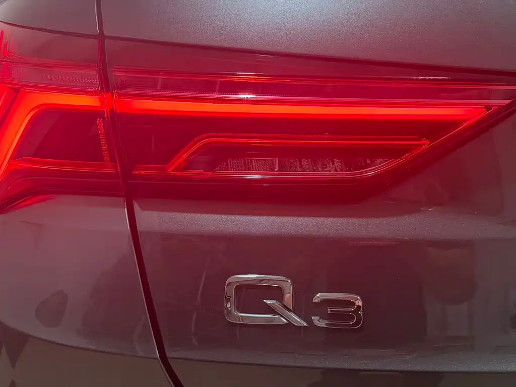 Audi Q3 2023 — фото 23