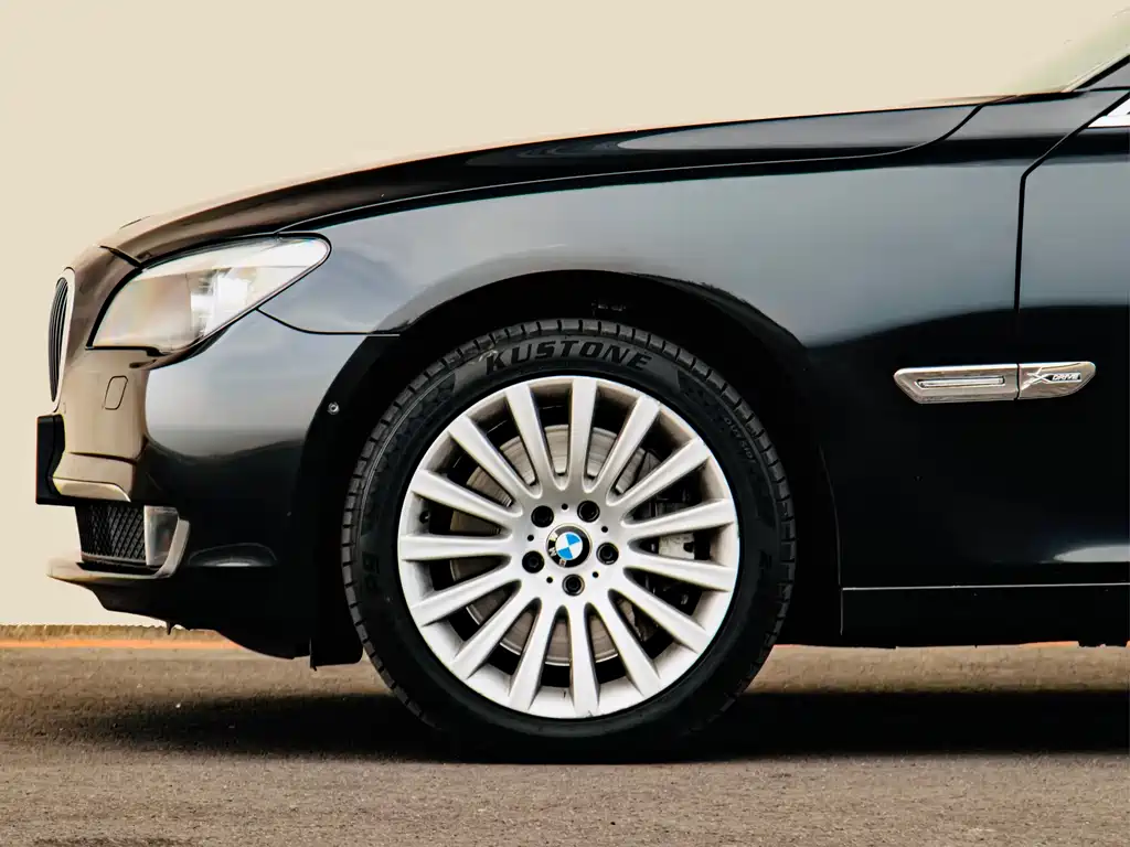 BMW 7 Series 2009 — фото 5