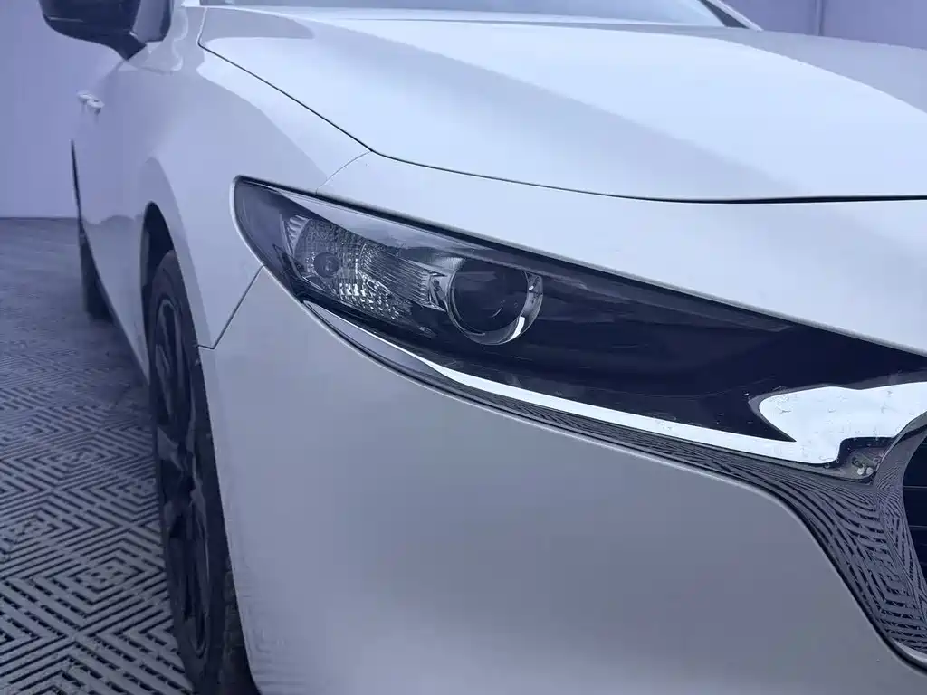 Mazda 3 Axela 2022