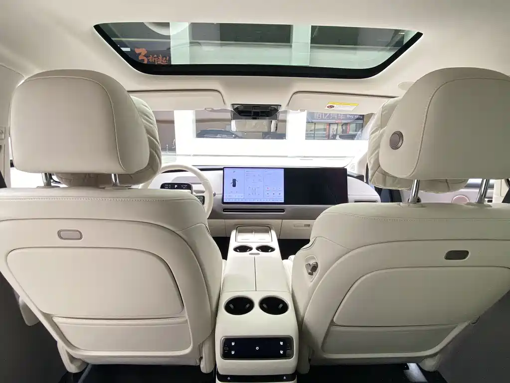Li Auto i8 2025 — фото 12