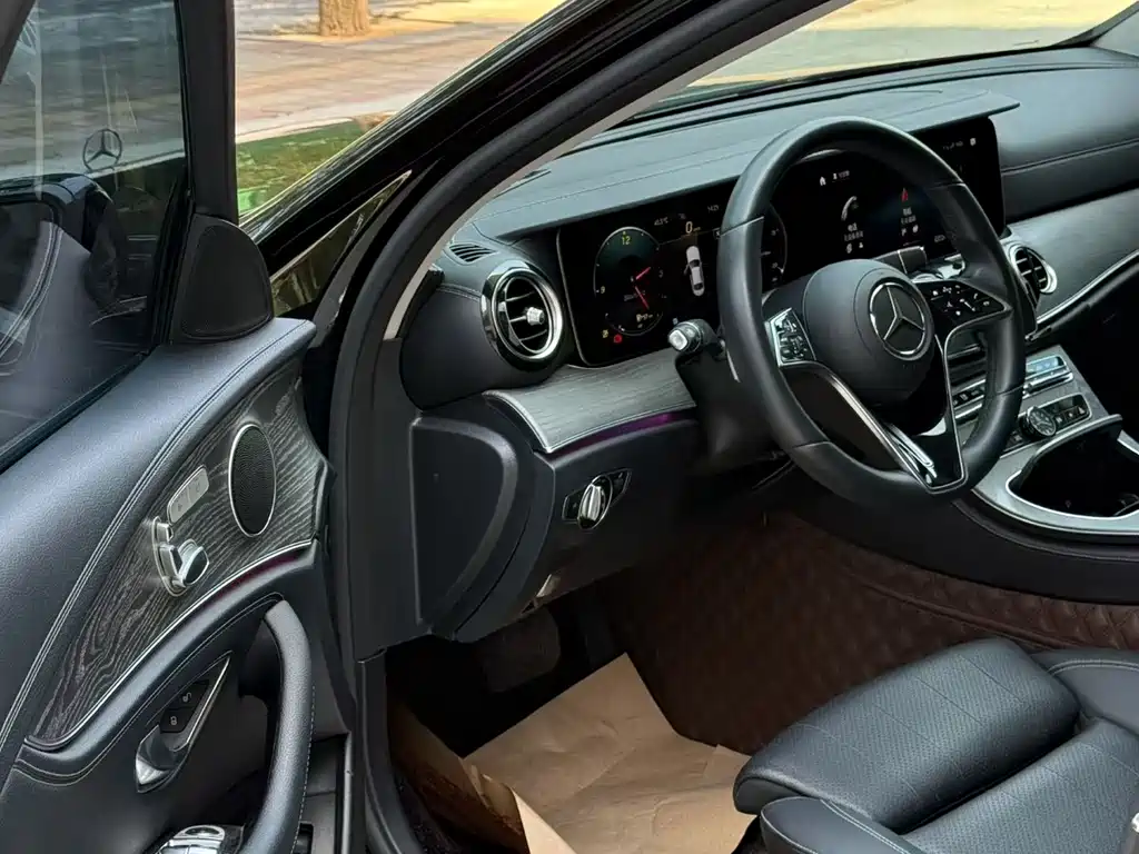 Mercedes-Benz E-Class 2022