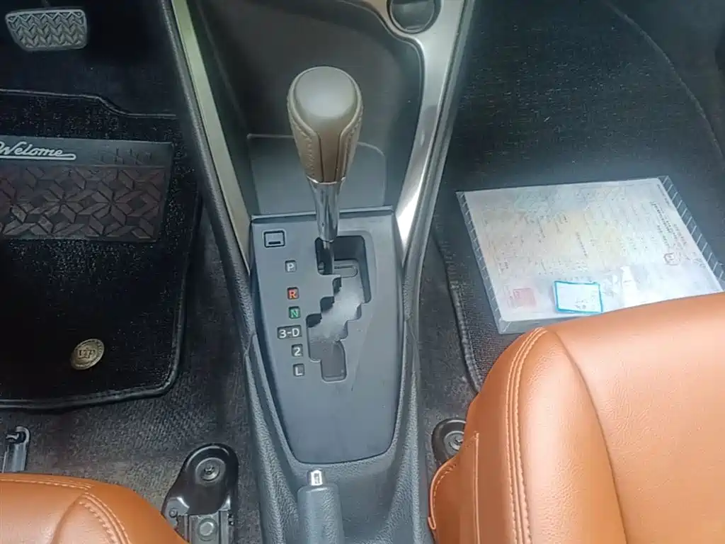 Toyota Yaris L 2015 — фото 14