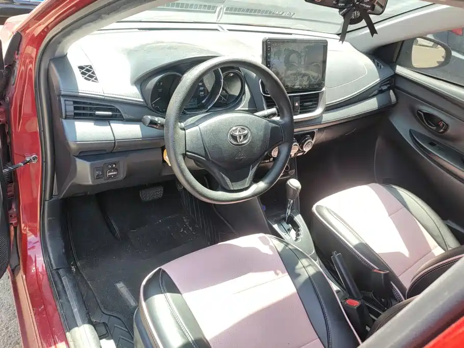 Toyota Yaris L 2021 — фото 12