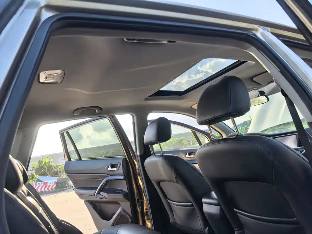 GAC Motor Trumpchi GS4 2015 — фото 18