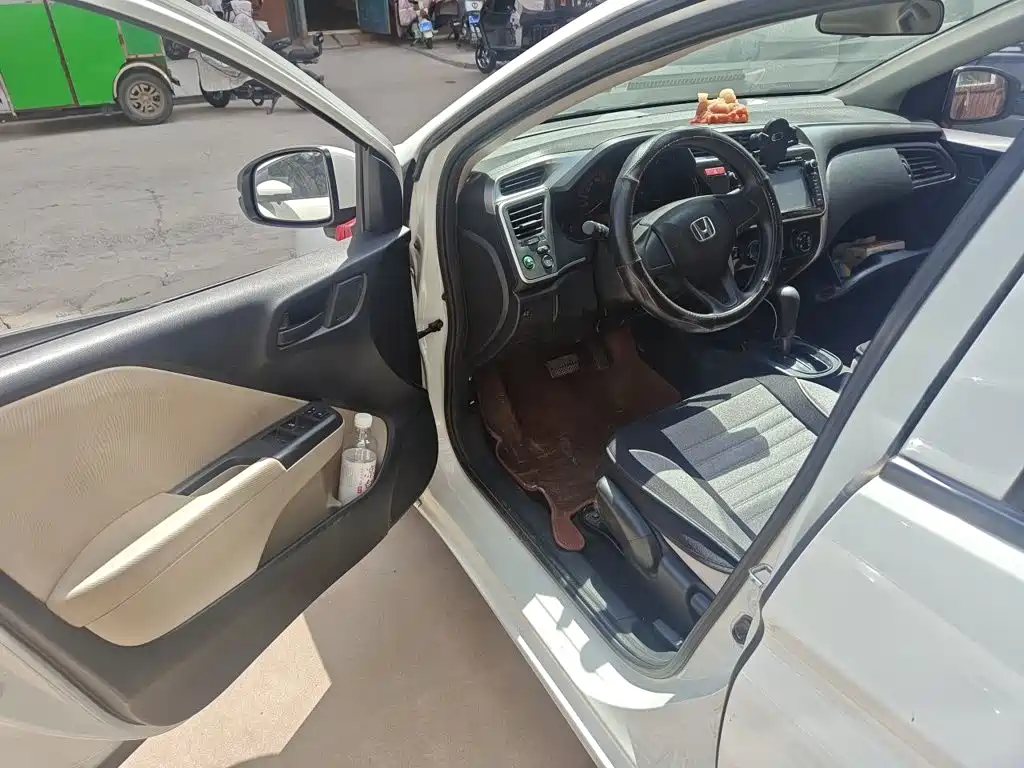 Honda City 2015 — фото 13