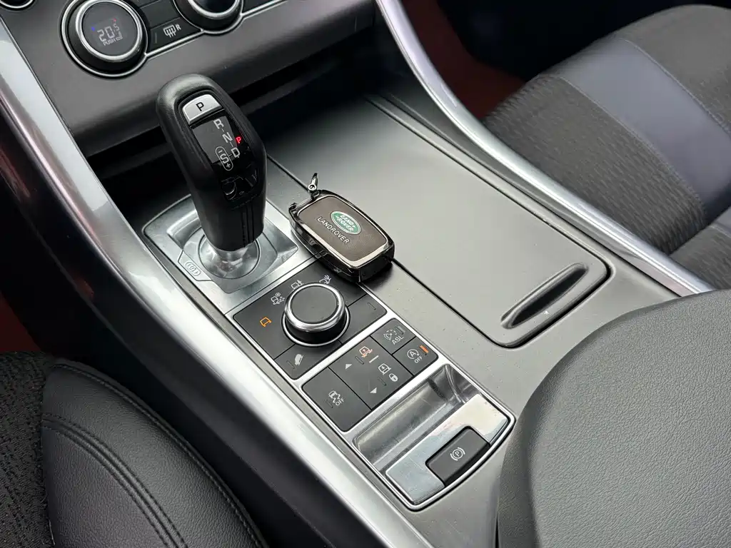 Land Rover Sport 2017 — фото 16