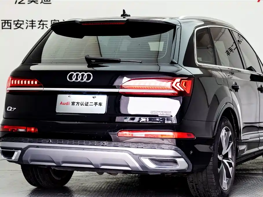 Audi Q7 2021 — фото 7