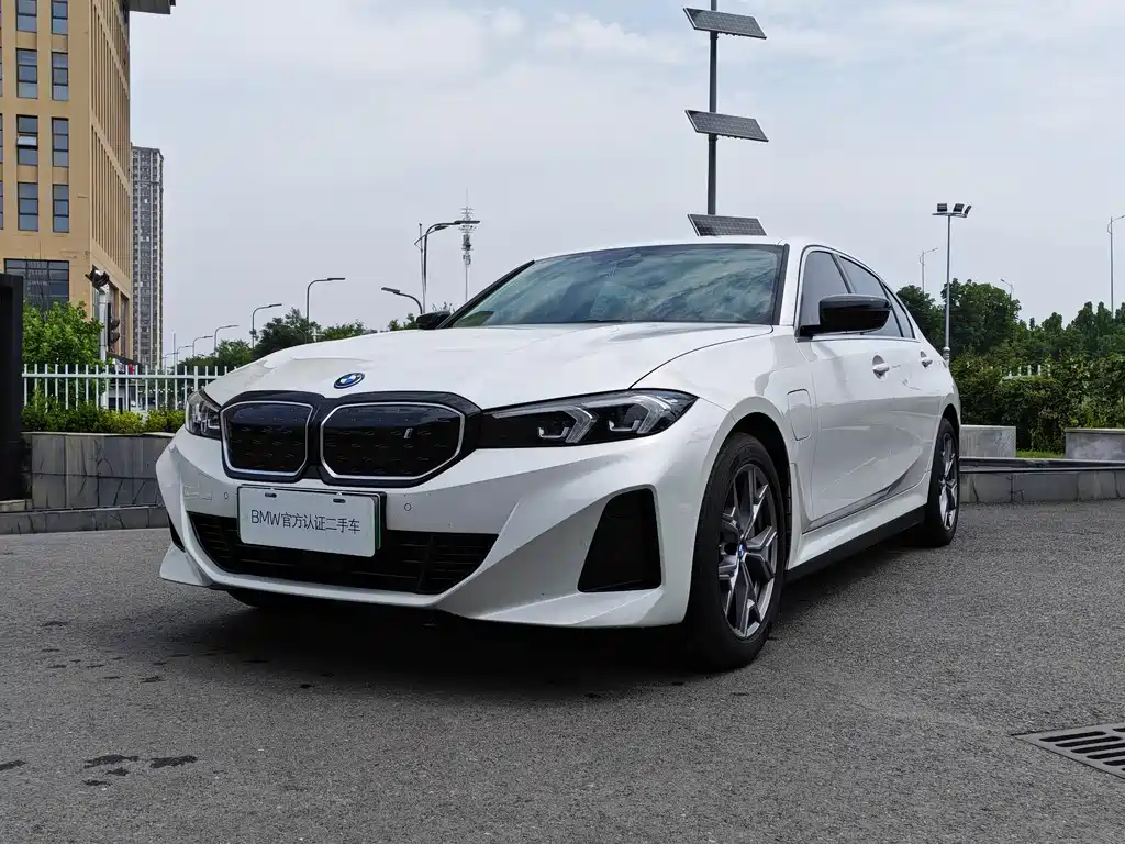 BMW i3 2025