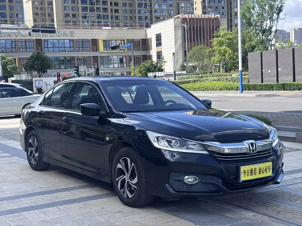 Honda Accord 2018 — фото 3