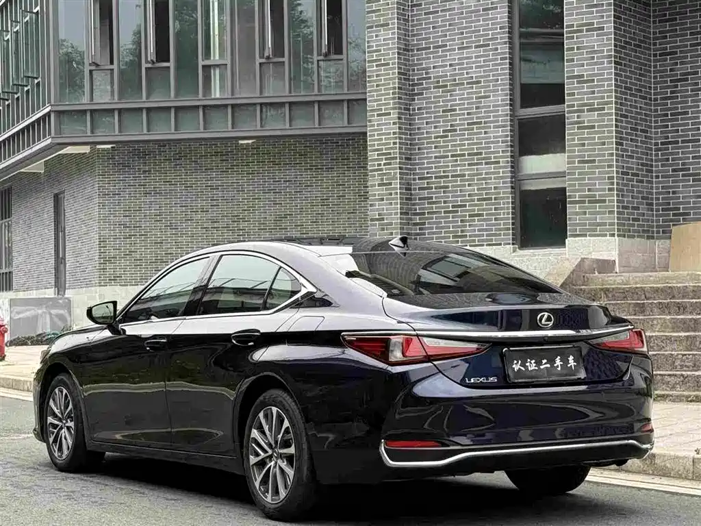 Lexus ES 2023 — фото 3