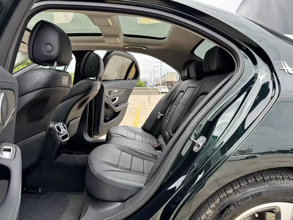 Mercedes-Benz C-Class 2019 — фото 16