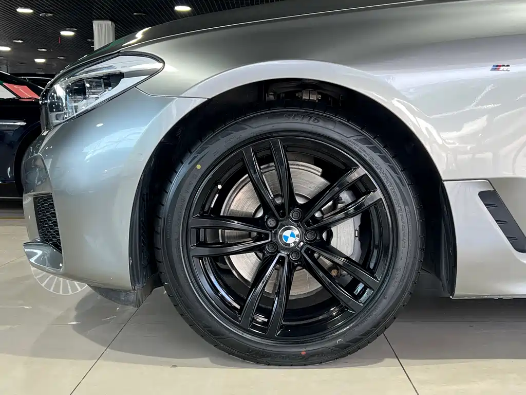 BMW 6 Series GT 2018 — фото 10
