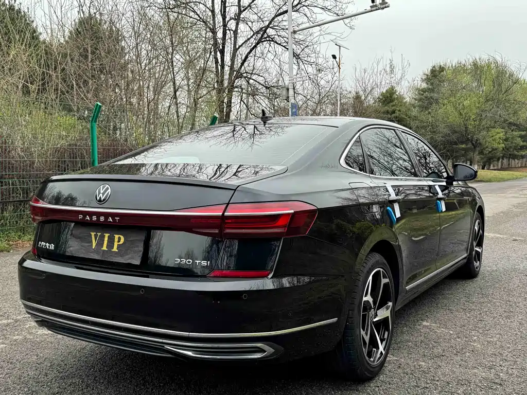 Volkswagen Passat 2024