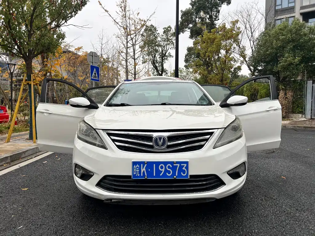Changan Eado 2018 — фото 22