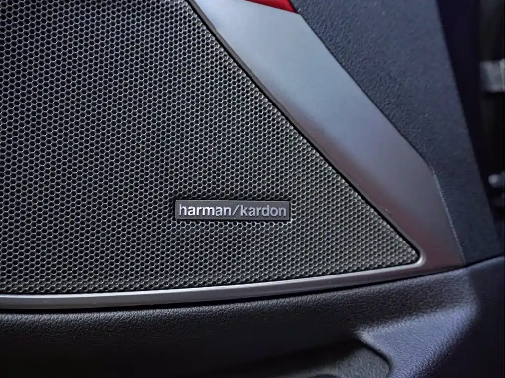 BMW 3 Series 2021 — фото 10