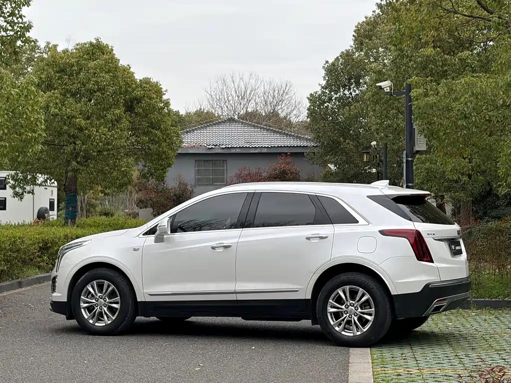 Cadillac XT5 2022 — фото 9