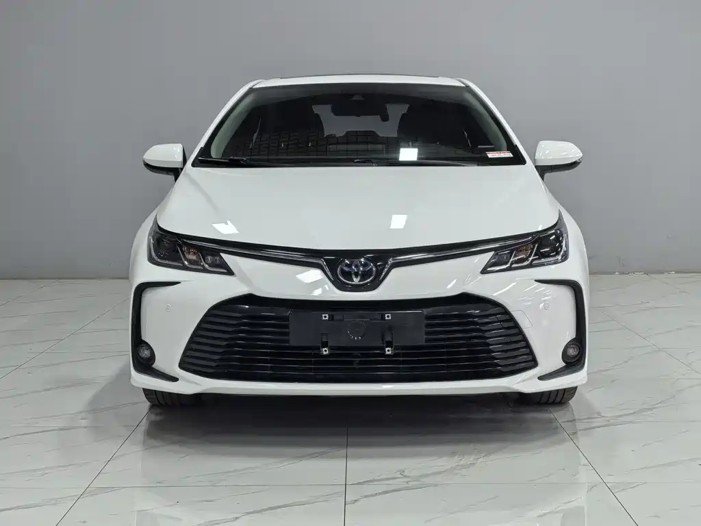 Toyota Corolla 2023 — фото 2