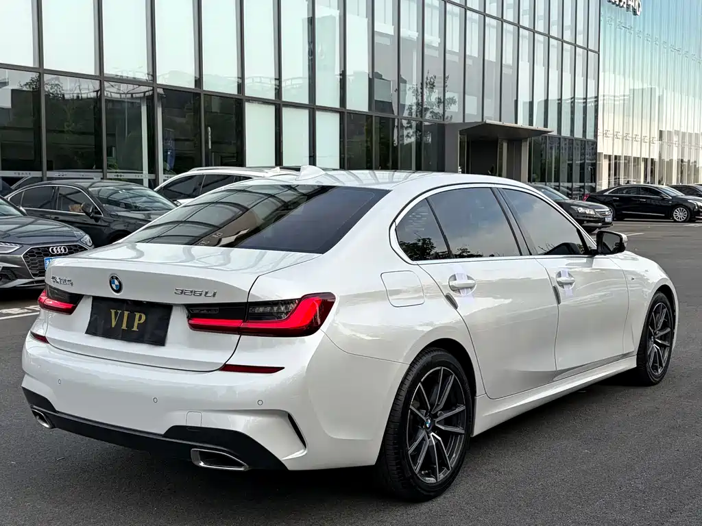 BMW 3 Series 2022 — фото 18