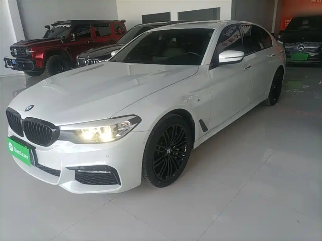 BMW 5 Series 2018 — фото 2