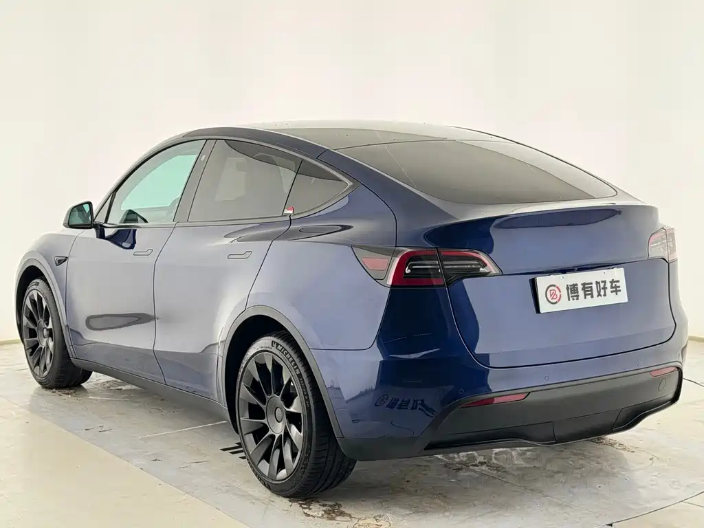 Tesla Model Y 2023 — фото 12