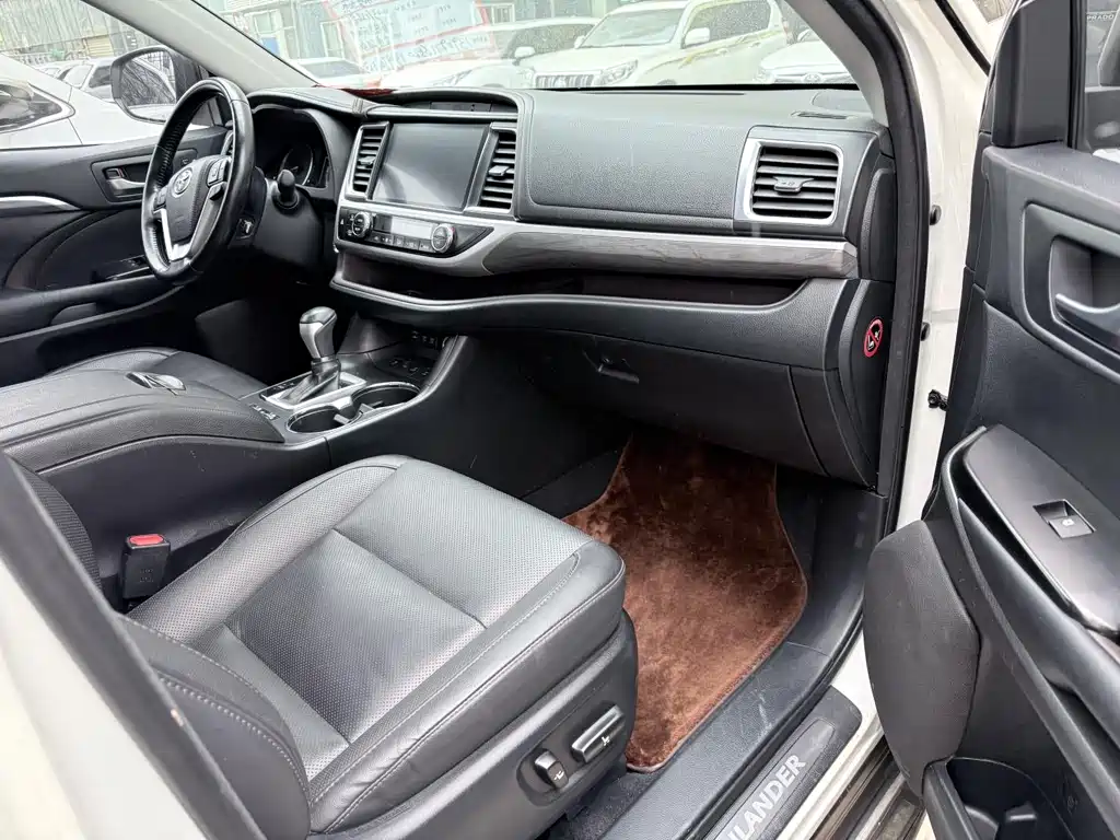 Toyota Highlander 2018 — фото 20