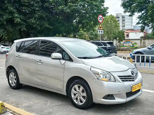Toyota Yizhi 2011