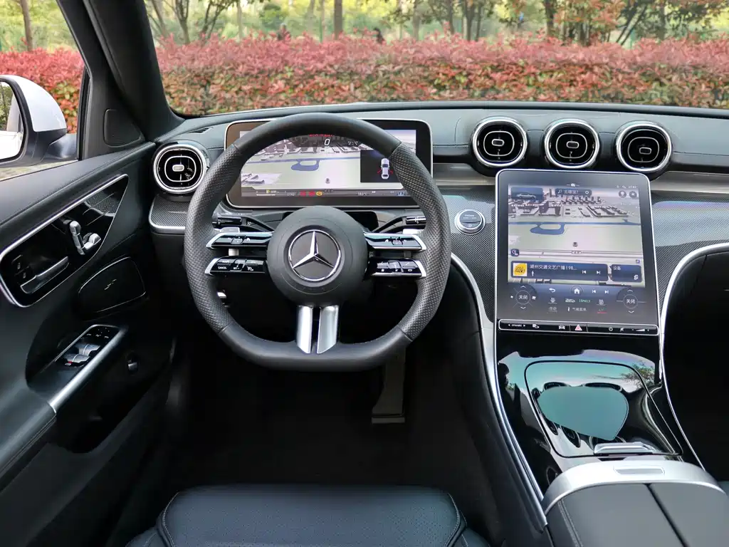 Mercedes-Benz C-Class 2023 — фото 13