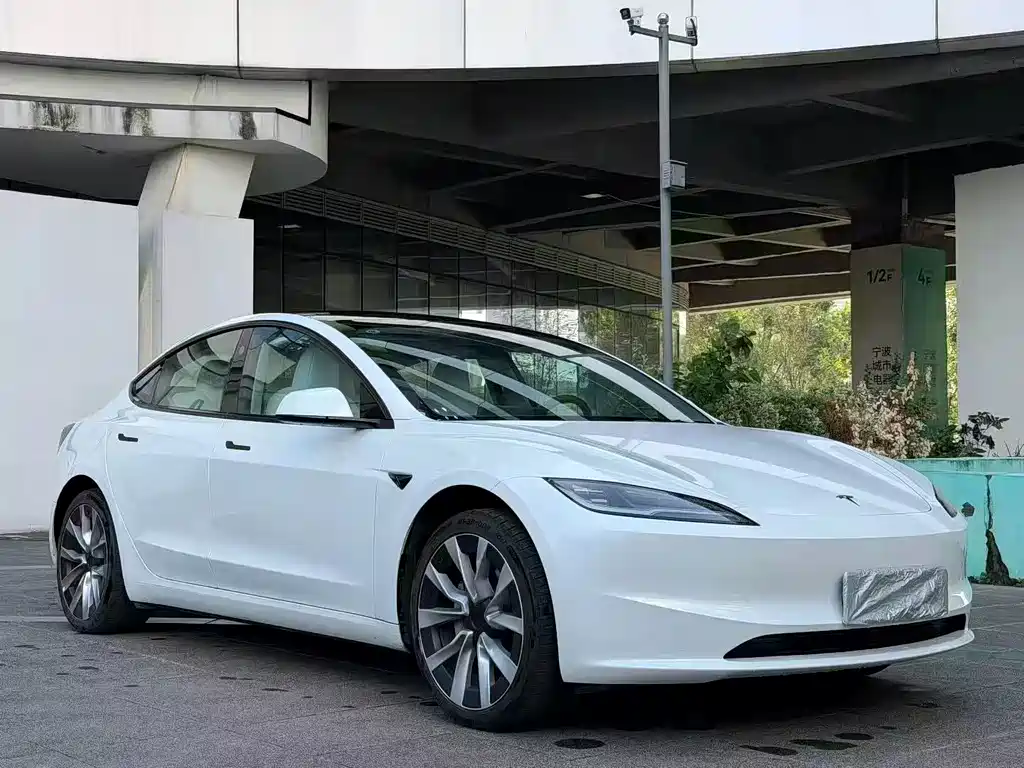 Tesla Model 3 2023 — фото 3