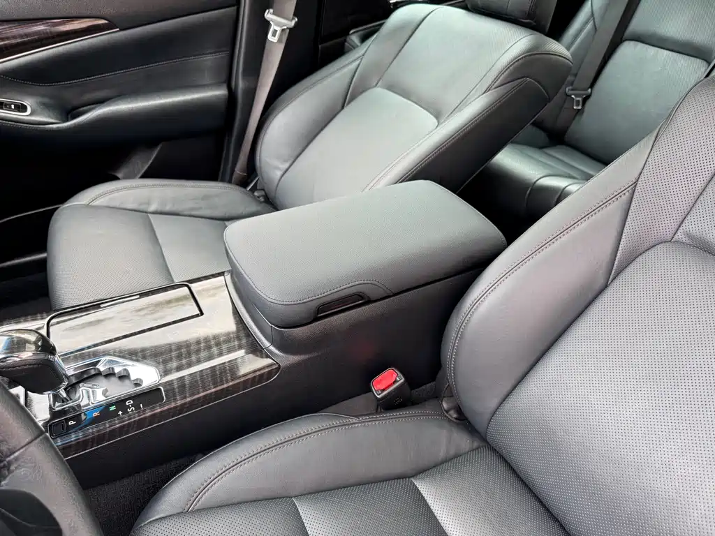 Toyota Crown 2017 — фото 15