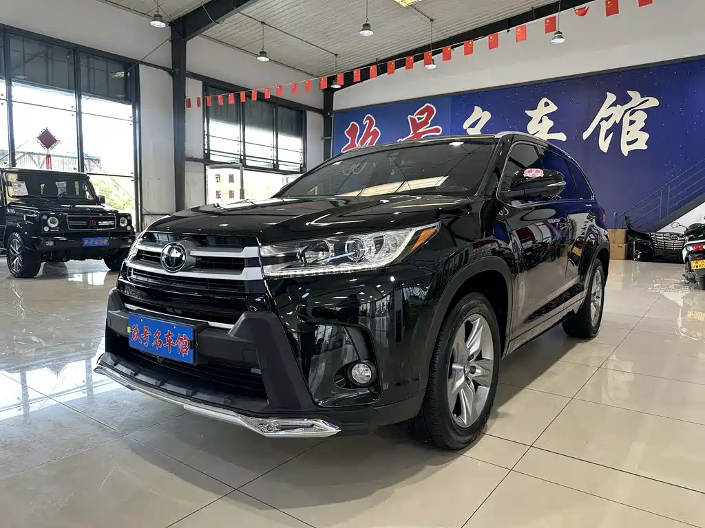 Toyota Highlander 2020 — фото 1