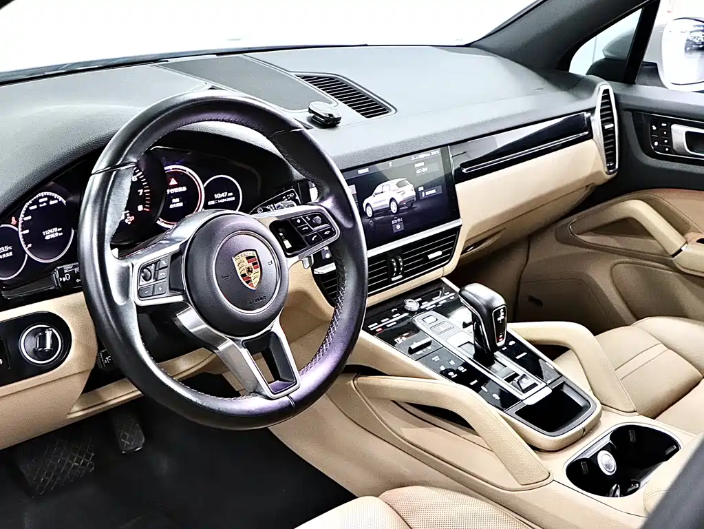Porsche Cayenne 2018 — фото 11