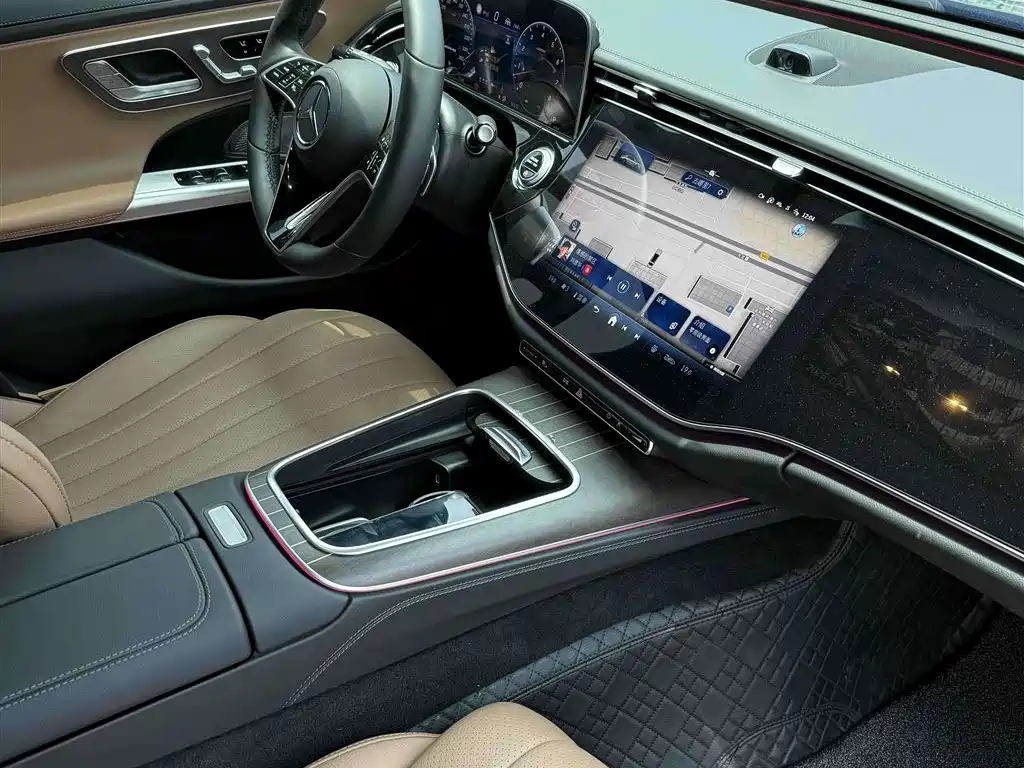 Mercedes-Benz E-Class 2025 — фото 11