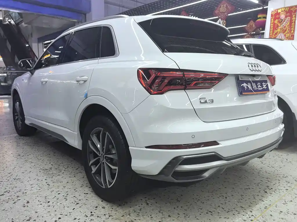 Audi Q3 2021 — фото 11
