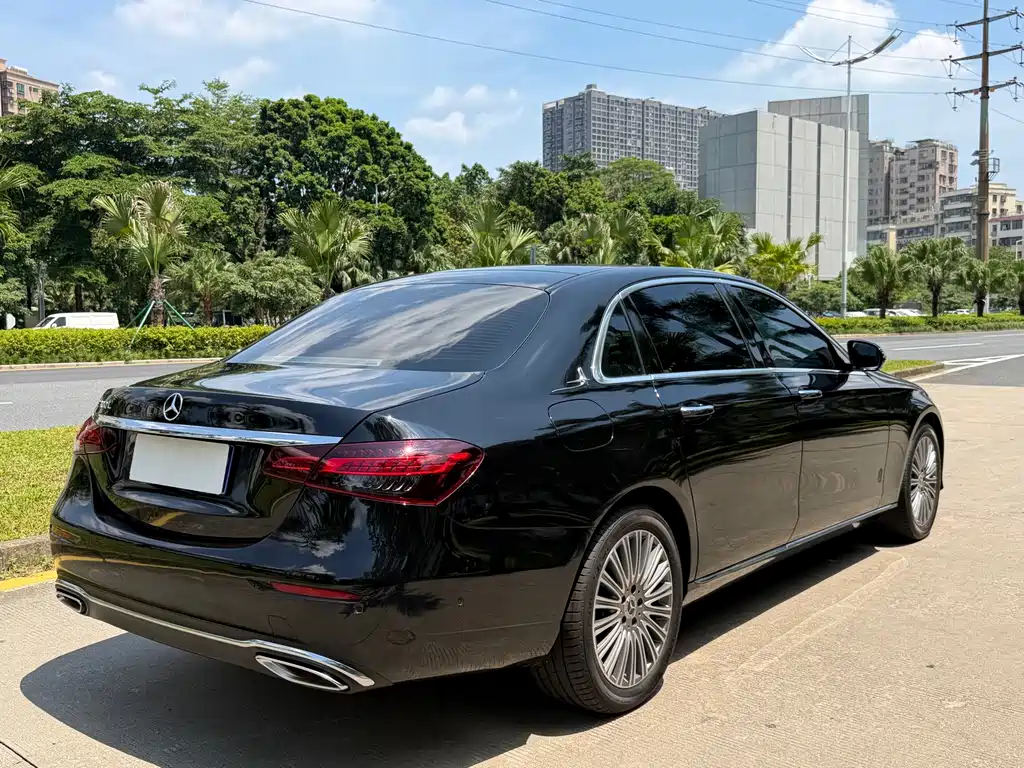 Mercedes-Benz E-Class 2022