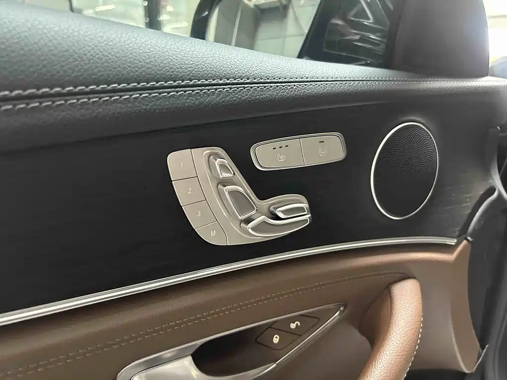 Mercedes-Benz E-Class 2020 — фото 11
