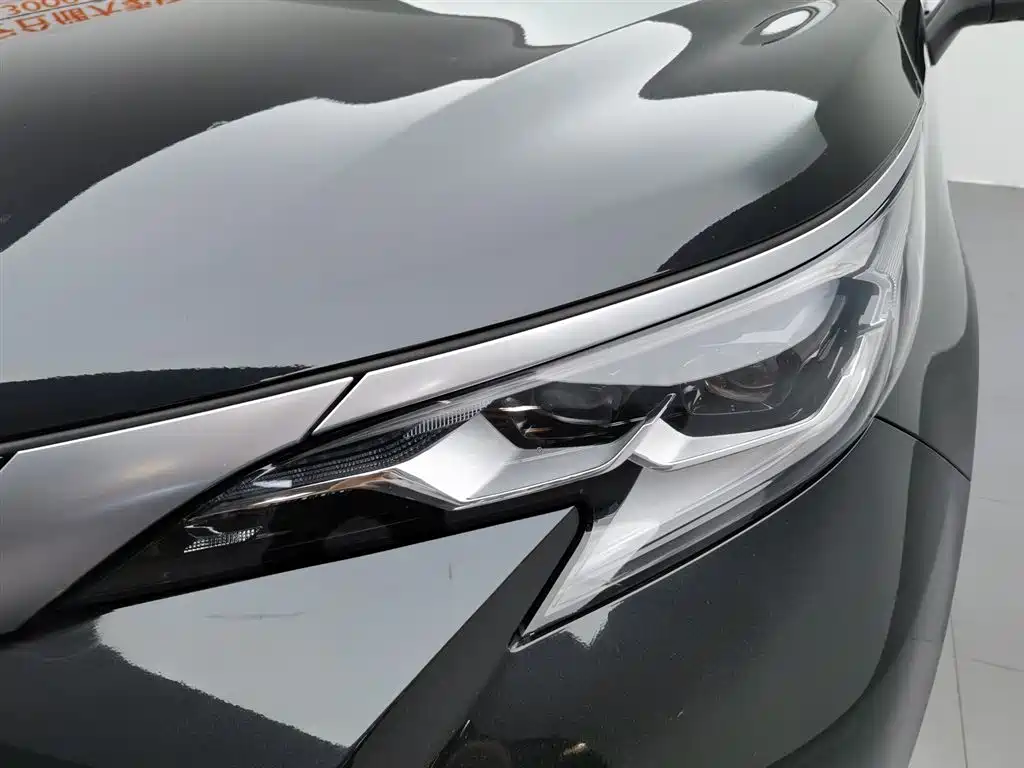 Toyota Sienna 2023 — фото 7