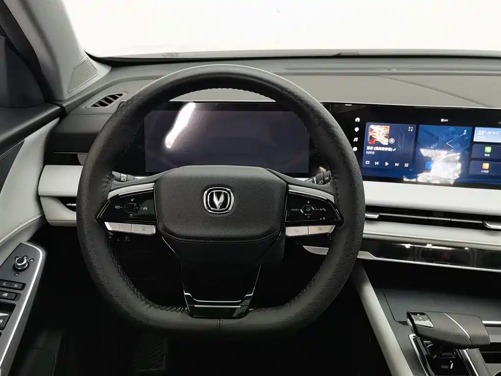 Changan CS75 PLUS 2023 — фото 11