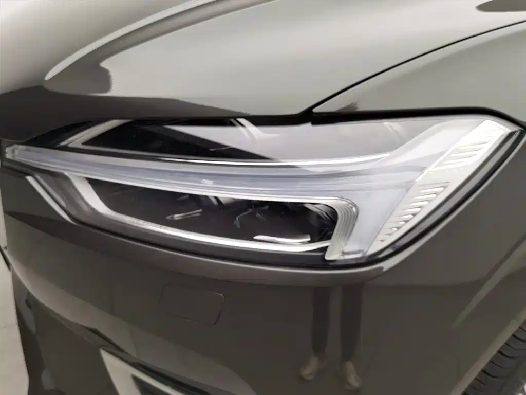 Volvo XC60 PHEV 2020 — фото 7