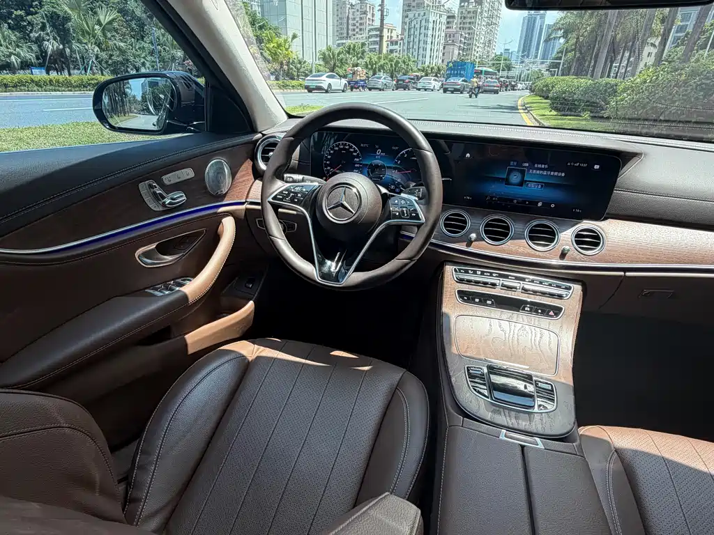 Mercedes-Benz E-Class 2022 — фото 14