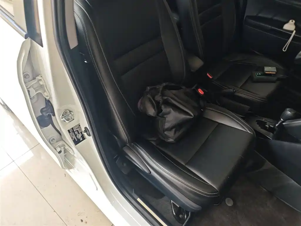 Toyota Yaris L 2020 — фото 25