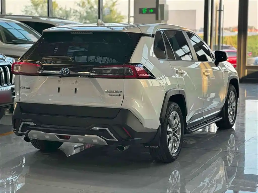 Toyota Wildlander 2021 — фото 10