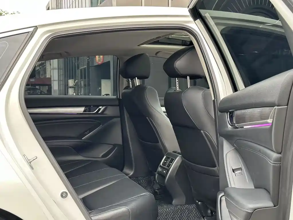 Honda Accord 2022 — фото 13