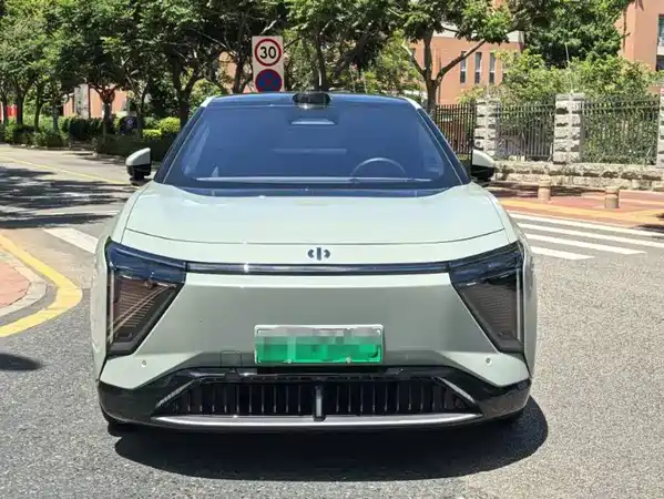 HiPhi Y 2023