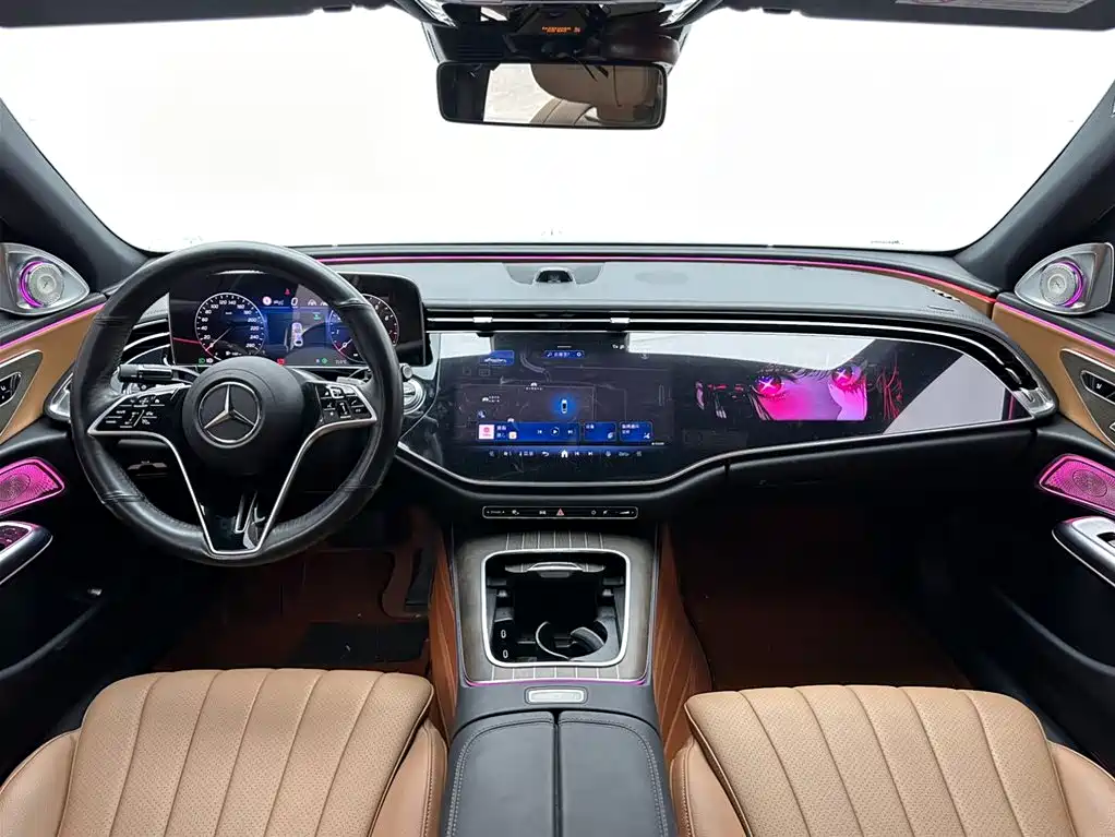 Mercedes-Benz E-Class 2024 — фото 10
